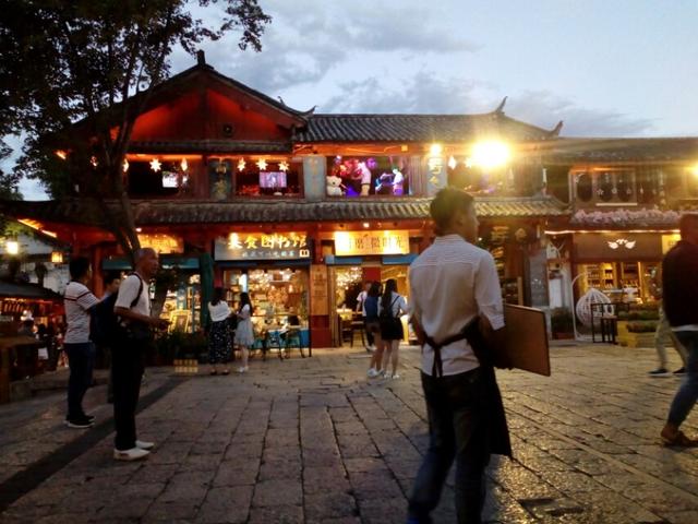 麗江什么民族多？